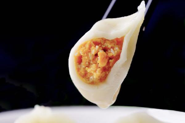 把餃子館開在愛馬仕旁邊，一年竟然開出七家直營店