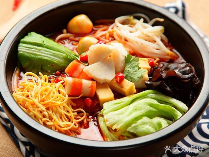 餐飲品牌定位：過(guò)橋米線如何品牌定位才能賺錢(qián)